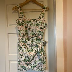 Old Navy swim dress new with tags. Size large, topical pattern. Never worn.